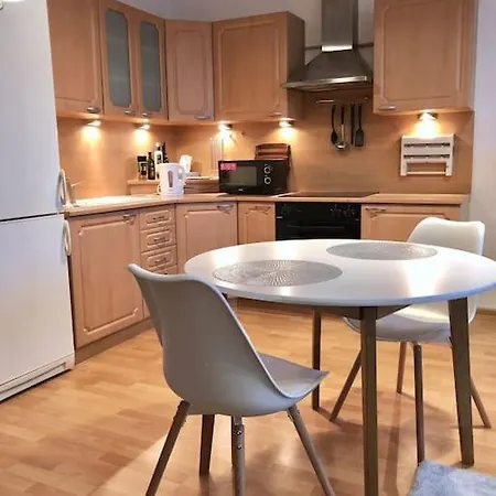 Apartmán Modern & Cozy Near Hockey & Football Arena