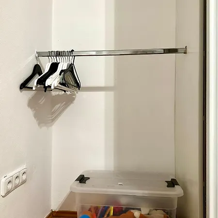 Modern & Cozy Near Hockey & Football Arena Apartmán *